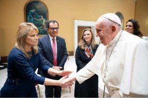 Flavia e George Morais encontro com o Papa (2)