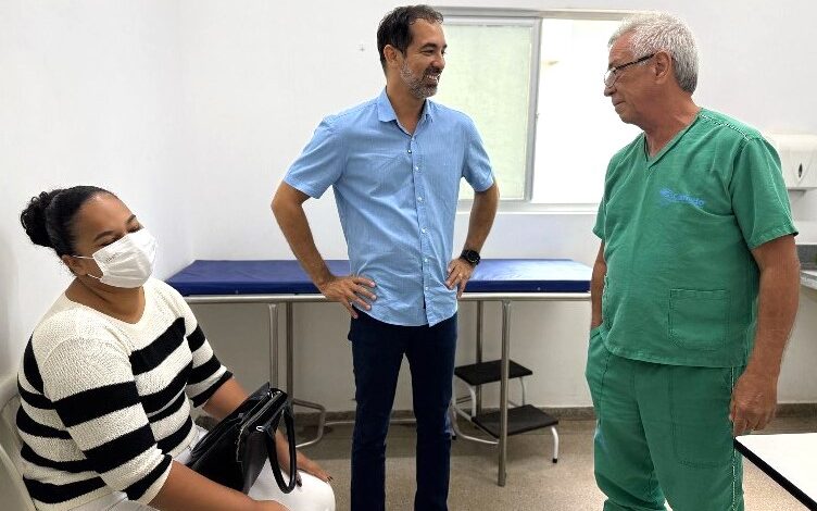 Pellozo visita Unidades de saúde