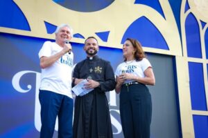 Dr.Ronaldo-Caiado-e-Dona-Gracinhano-Tottus-Tus_640x427.jpg