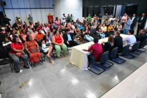 Prefeito Mabel em reunião_