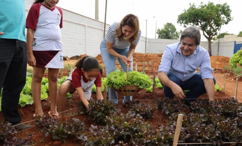 Hosta nas escolas de Aparecida (1)_