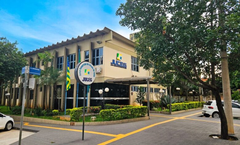 JUCEG_FACHADA_EXTERNA_DURANTE_