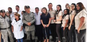 Flavia Morais e Dr.George nas Escolas_