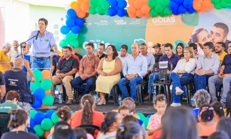 Governador-Vila-Boa-casas-a-custo-zero_Secom-