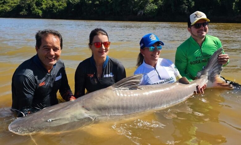 Pescaria-no-Araguaia_Goias-Turismo