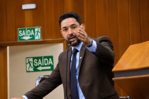 Novo Presidente e Mesa Diretoro Câmara Goiânia (1)
