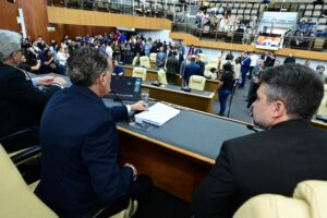 Novo Presidente e Mesa Diretoro Câmara Goiânia (3)
