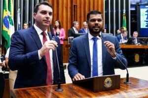 Romario e Flávio Bolsonaro