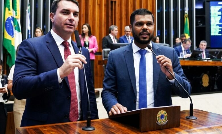 Romario e Flávio Bolsonaro